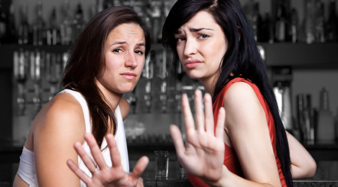 Stanco di prendere il "due di picche"? 5 consigli per rimorchiare in vacanza consigli per rimorchiare in vacanza