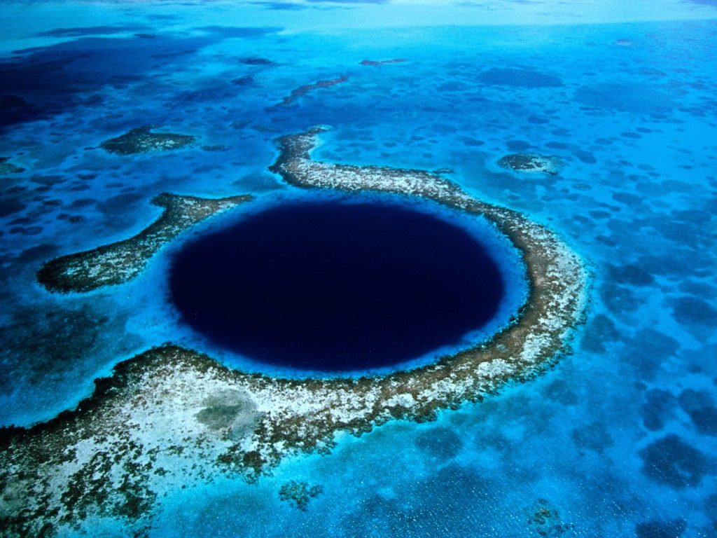 diving nel Great Blue Hole
