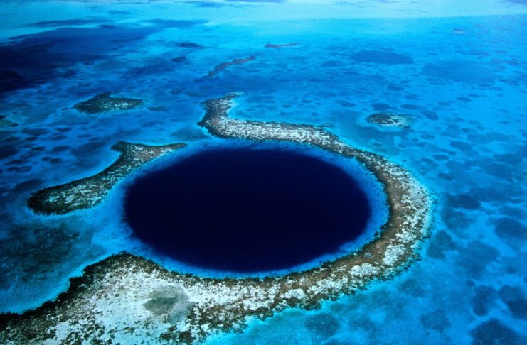 diving nel Great Blue Hole