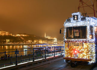 E guardo Budapest da un tram
