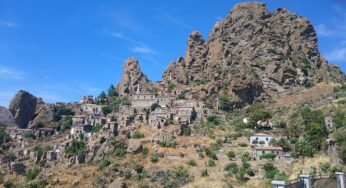 Pentedattilo, il borgo fantasma più suggestivo della costa calabrese