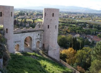 Spello, tra suggestive rovine romane sorge uno dei borghi più belli d’Italia spello