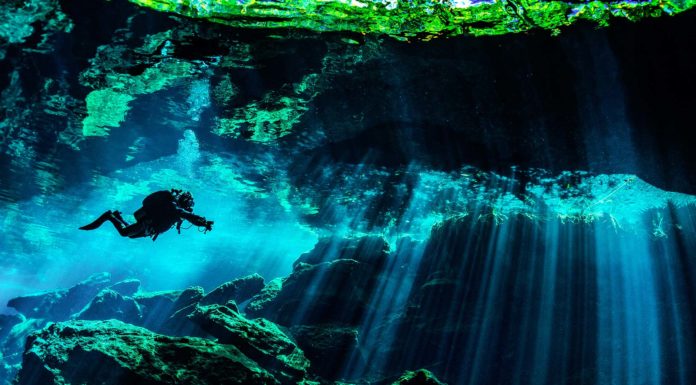 Cancún tra i rossi flamboyant e le Piramidi “cinesi” Cancún