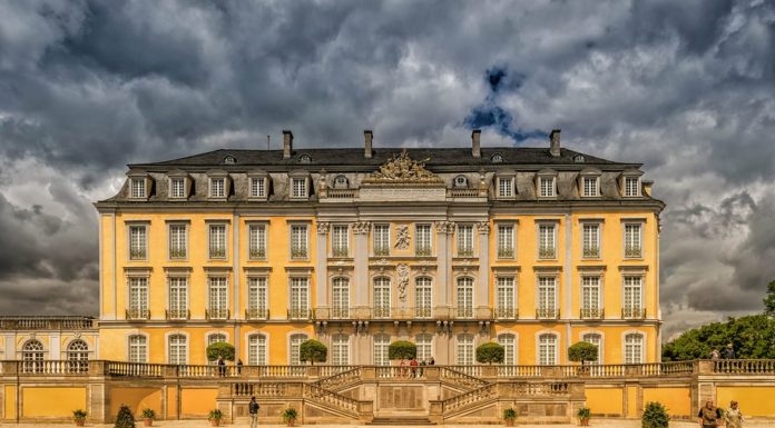 Un vero e proprio capolavoro in stile rococò: ecco i palazzi di Augustusburg e Falkenlust! palazzi di Augustusburg e Falkenlust