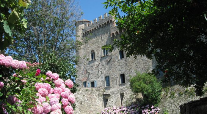 Il Castello di Fosdinovo nella Lunigiana custode di una triste leggenda di amore e morte castello di fosdinovo