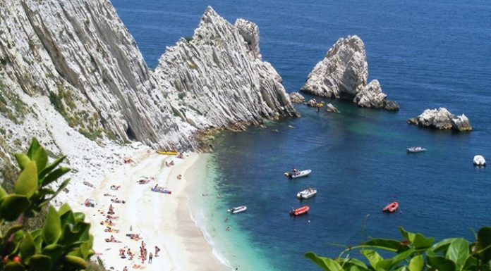 spiaggia delle due sorelle